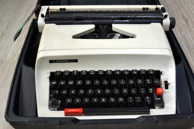 Hermes 305 Typewriter with original carrying case
