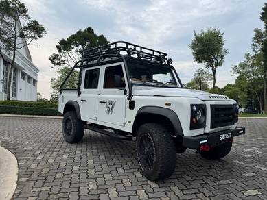 Land Rover Defender 110 STATION WAGON in Johor Bahru, JHR