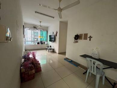 Apartment For Sale in University Condo Apartments 1