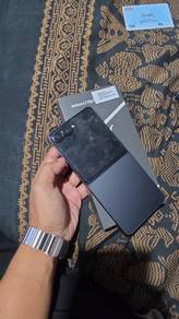 Samsung Z Flip 7 (under warranty)