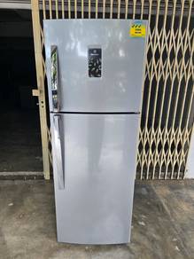 Electrolux 2 Door Fridge Peti ais 319Liter