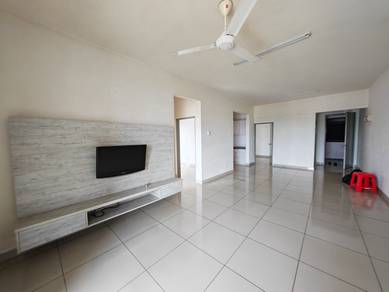 Condominium For Rent in Silk Residence