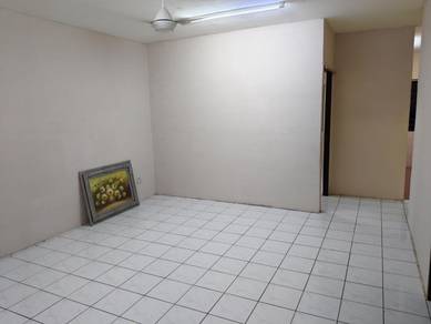 Apartment For Rent in Pangsapuri Baiduri (Bandar Tasik Kesuma)