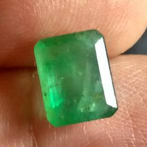 Batu Zamrud Zambia Asli - Emerald KOD ZZ011