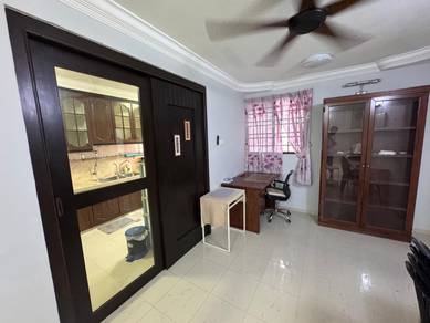 Condominium For Sale in Pearl Garden