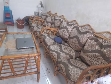 6 seater sofa dengan table + small table free gift