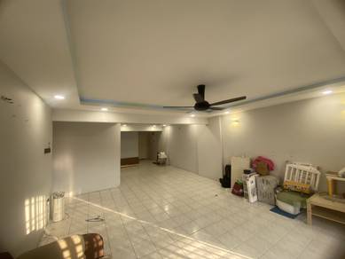 Apartment For Sale in Golden Villa
