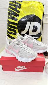 Nike Vomero 5