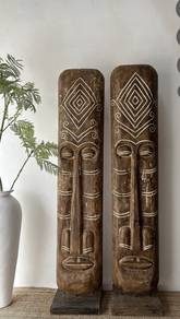 Oceanic & Polynesian
Handcarved Wooden Mask
