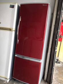 Panassonic Red 2 doors fridge Peti Sejuk Ais