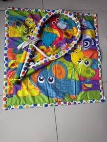 Playgo playmat with hanging toys
