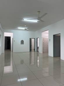 Condominium For Rent in Mahkota Garden