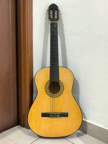 Accoustic Guitar - Natural Wood Finish