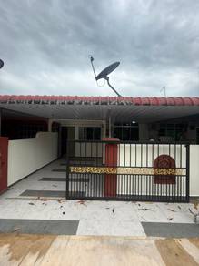 1-storey Terraced House For Sale in Lunas,KDH