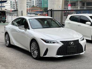 Lexus IS 300 in Damansara, KUL