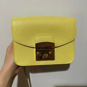 FURLA MetroPolis Shoulder Bag Leather Yellow Mini 