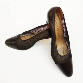 YSL Yves Saint Laurent Leather Pumps