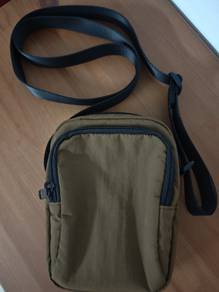 Sling bag for her at any age