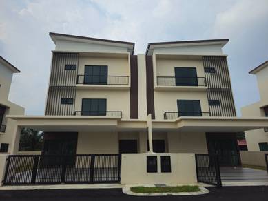 Semi-Detached House For Sale in Teluk Intan,PRK