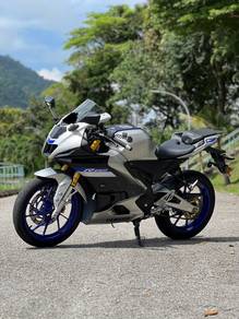 Yamaha R15