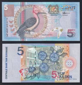 Suriname 5 Gulden year 2000   -  unc