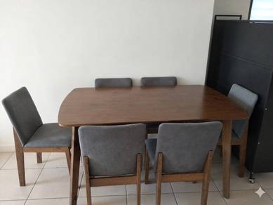 Dining table set