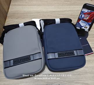 Tommy Hilfiger Monotype Mini Reporter Bag
