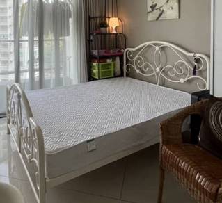 2 queen size bed with bedframe