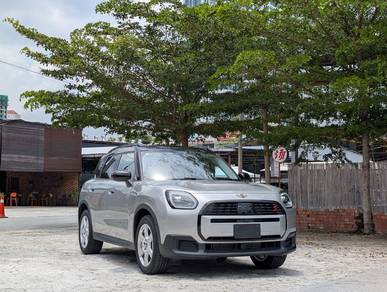 Mini Countryman SE in Old Klang Road, KUL