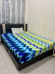 Second-Hand Queen Size Bed Frame + Mattress – Good