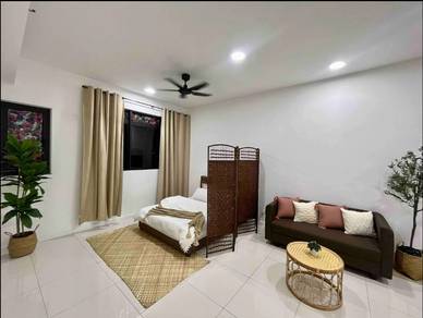 Service Residence For Sale in Chambers