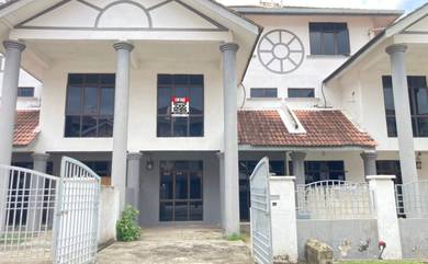 2.5-storey Terraced House For Sale in Ujong Pasir,MLK