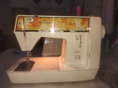 SINGER GENIE sewing machine