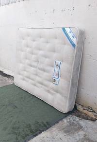 YE03A Tilam Queen Spring Mattress 9" SLUMBERLAND