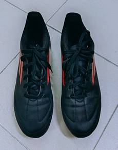 Kasut Bola Adidas
