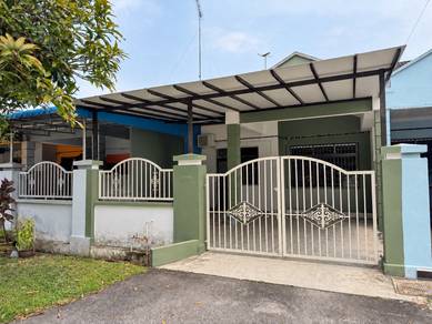 1-storey Terraced House For Sale in Parit Raja,JHR