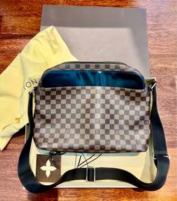 Louis Vuitton Messenger