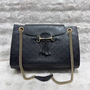 Gucci Black Embossed Emily chain shoulder bag
