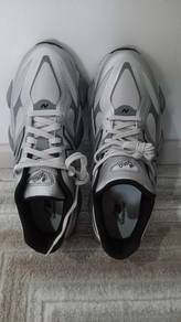 New Balance 9060 - UK10