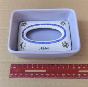 Ceramic tissue dispenser box