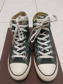 Kasut Converse 