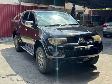 Mitsubishi Triton in Kajang, SGR
