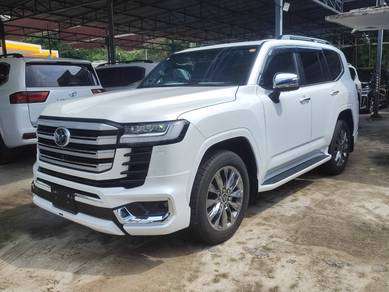 Toyota Land Cruiser ZX in Ampang Hilir, KUL