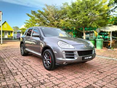 Porsche Cayenne in Butterworth, PNG