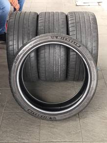 235/35R19 Michelin PS4s -65%condition (4pcs) Y23