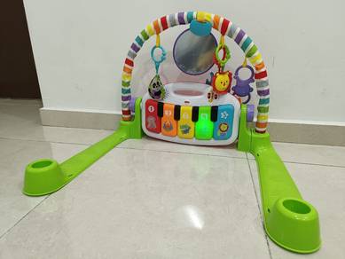 Fisher Price Piano with playmat 