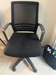Black mesh back office chair with armrests