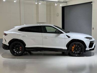 Lamborghini Urus in Jalan Kuching, KUL