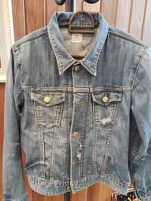 Deerete distressed denim jacket (women) from Japan