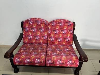 Set Kerusi Ruang Tamu 6 Seater